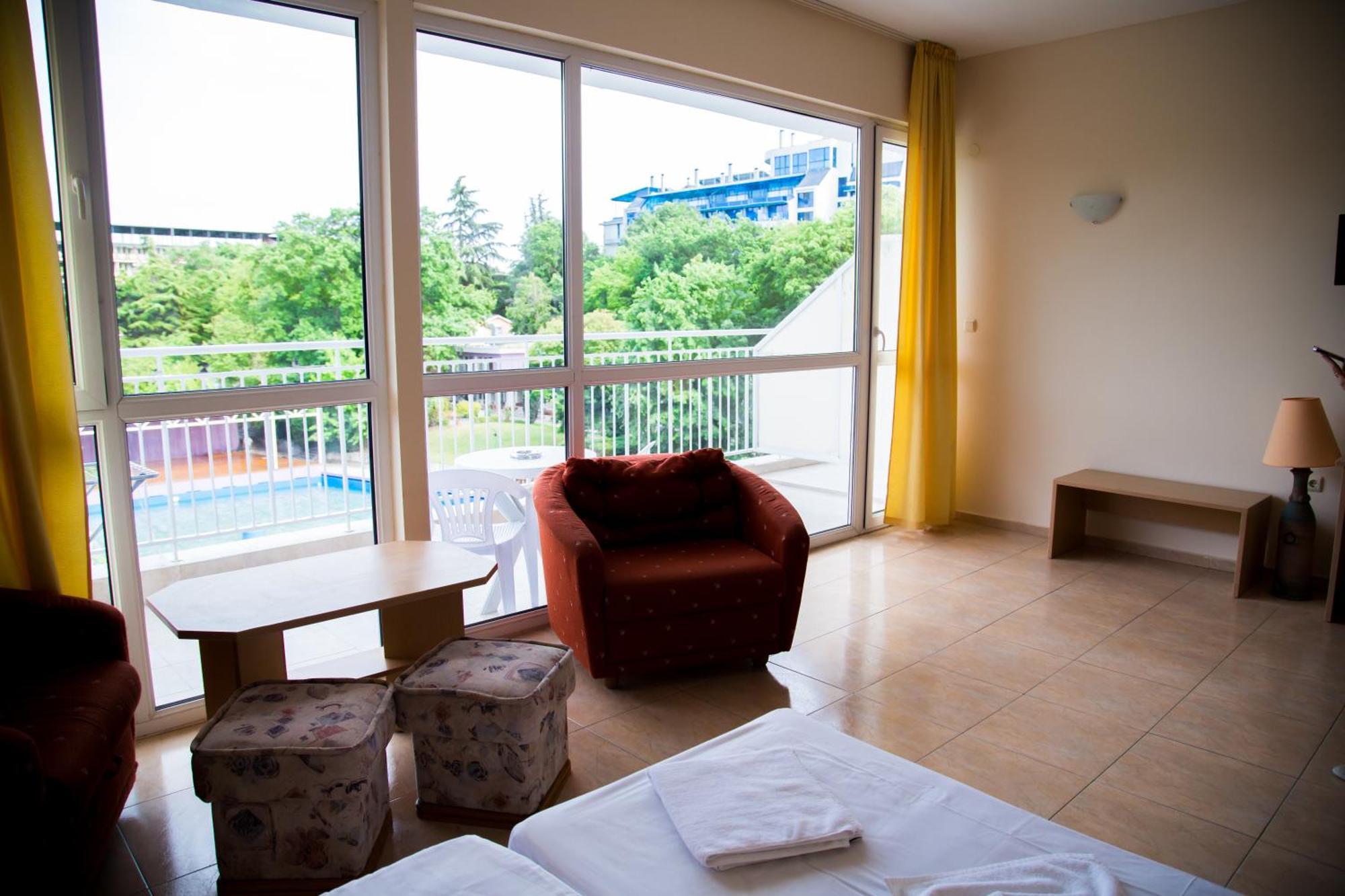 Хотел Рива Golden Sands Exterior foto